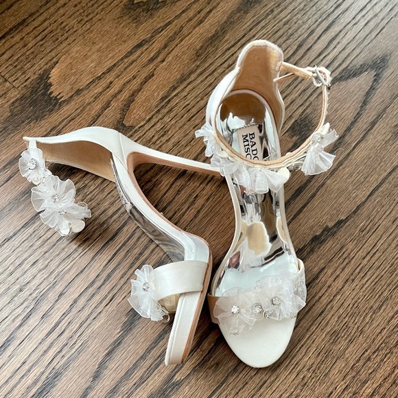 Cardi Embellished Platform Stiletto 6 - Picture 2 of 9
